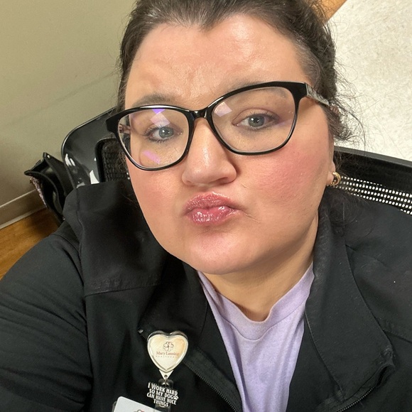 Meet your Posher, Donna - Picture 2 of 2